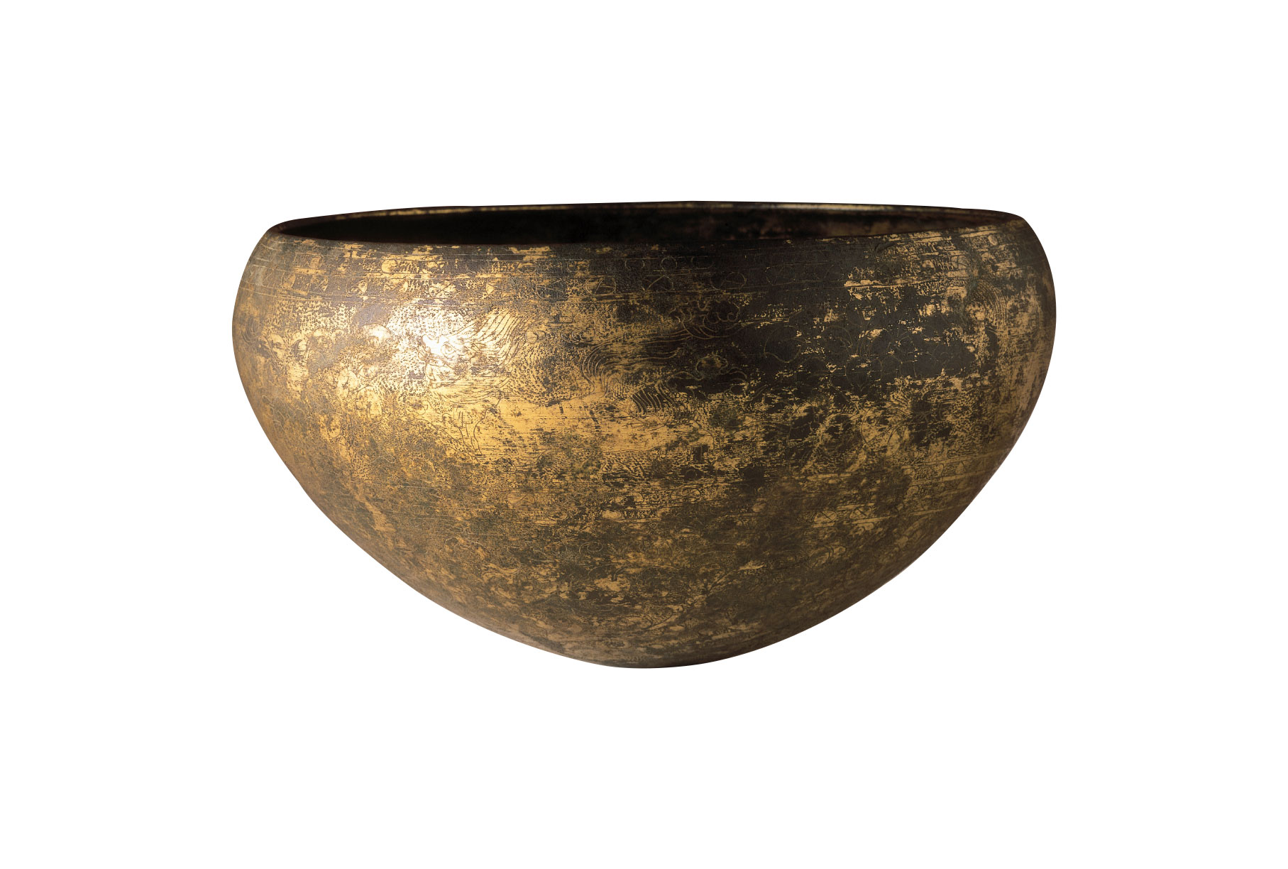 National Treasure Gilt bronze bowl with lions and Karakusa (Chinese floral) design
