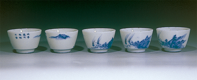 523-3　染付鵜飼図煎茶碗 香山窯 5口組　明治時代後期 口径6.7×高4.3