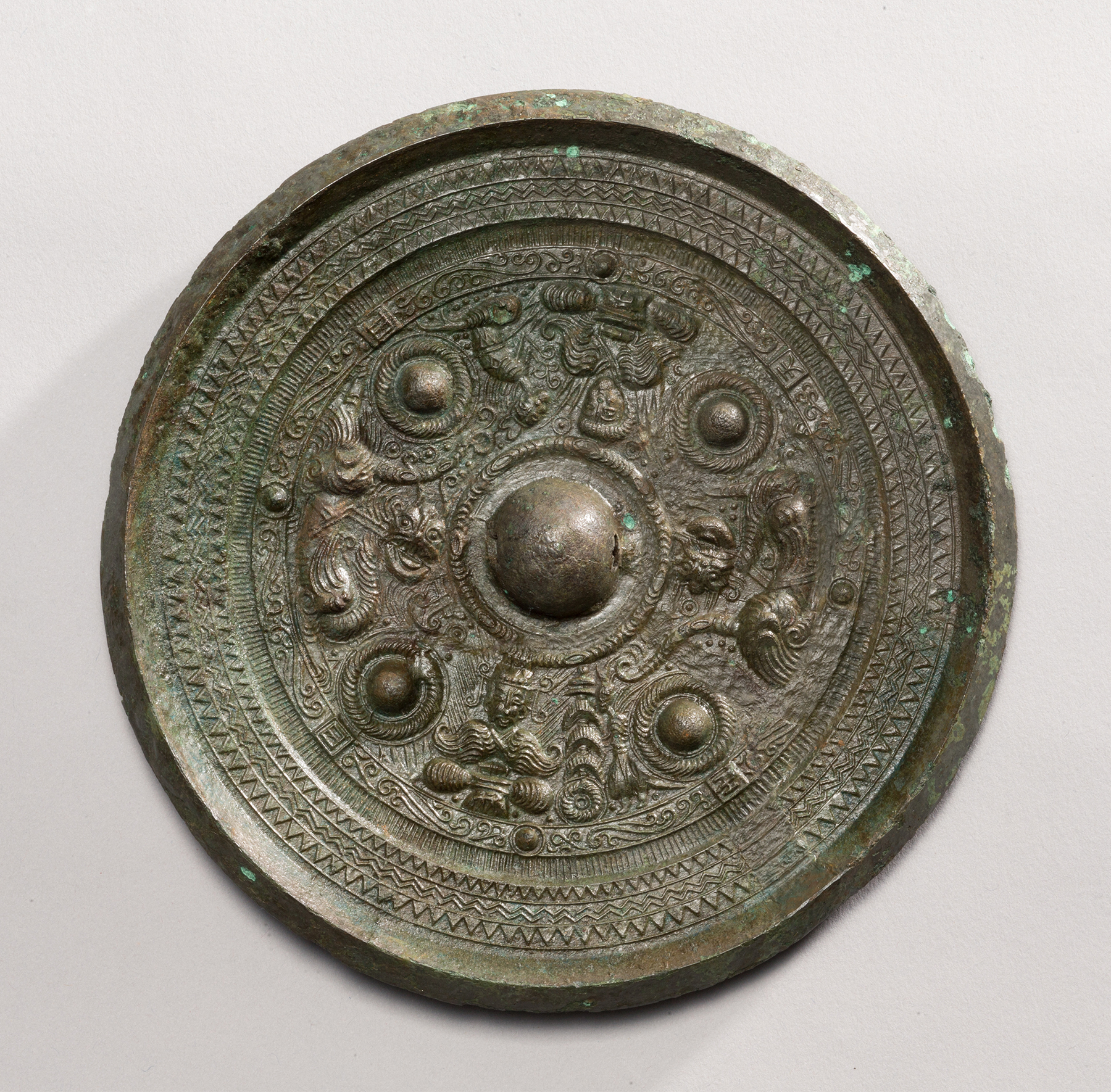 Sankakubuchi Tennonichigetsu-mei Karakusamontai Nishin-nijukyo(Excavated from the Enmanjiyama Tumulus No.1)